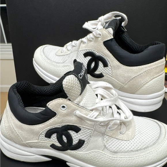 CHANEL Women's Classic White and Black Sneakers - Picture 4 of 5